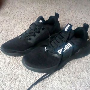Black pumas size 9 used